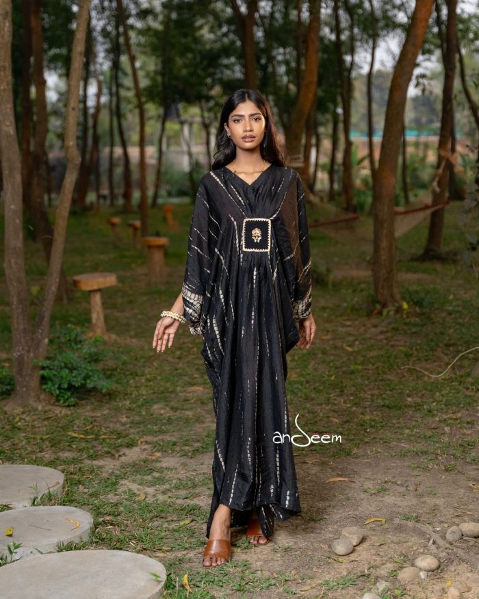 Muslin Saree with Tie-Dye & Karchupi - Image 4