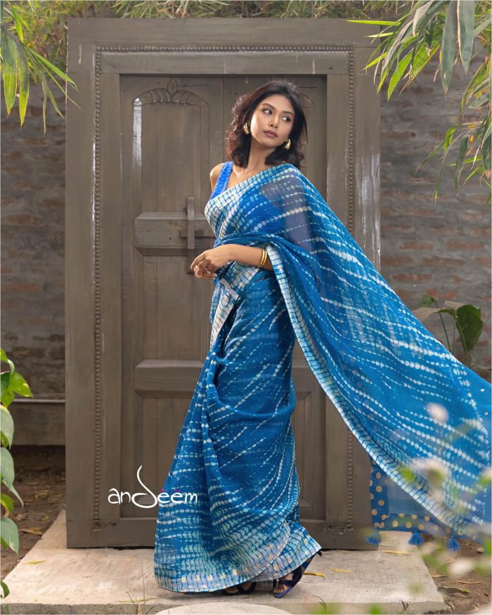 Blue Muslin Saree with Karchupi - Image 4