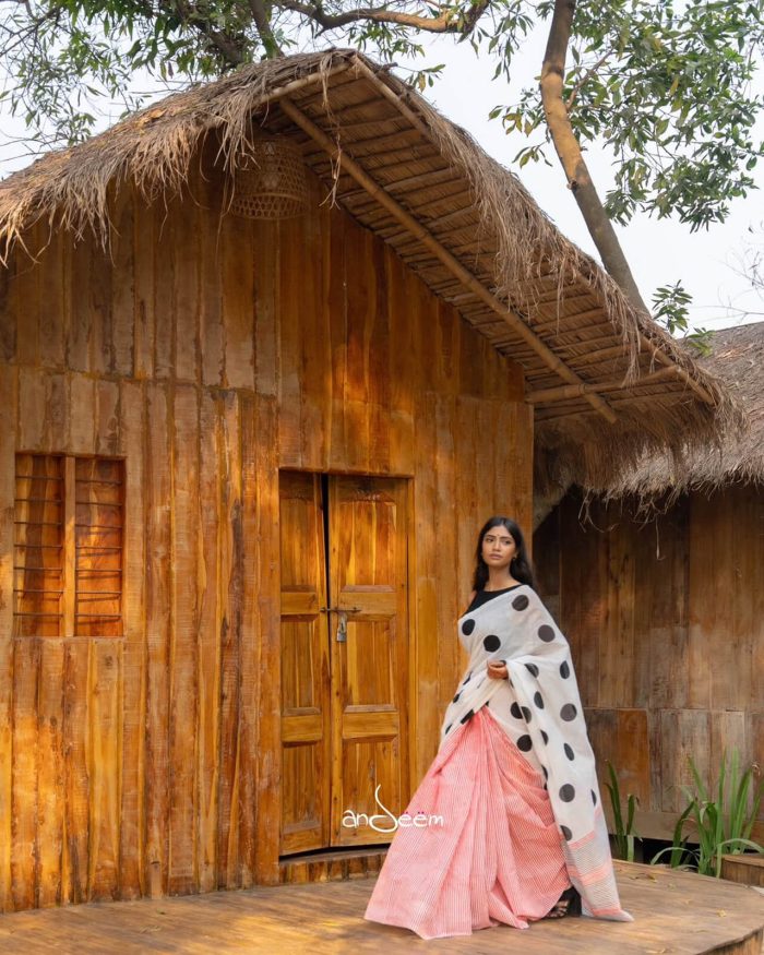 Polka Dotted Cotton Saree - Black and Red - Image 2