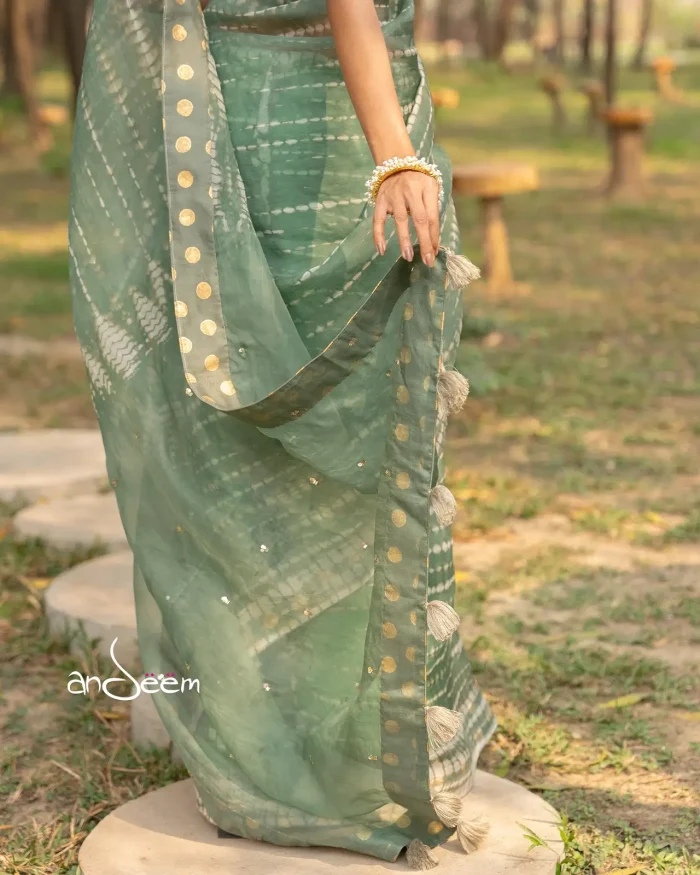 Moss Green Muslin Saree with Karchupi - Image 6