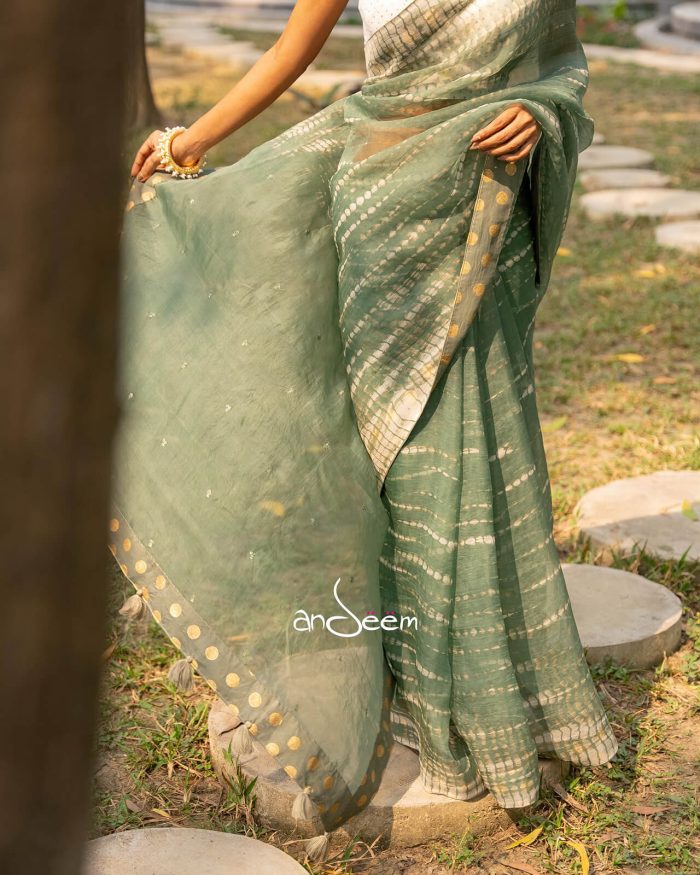 Moss Green Muslin Saree with Karchupi - Image 5