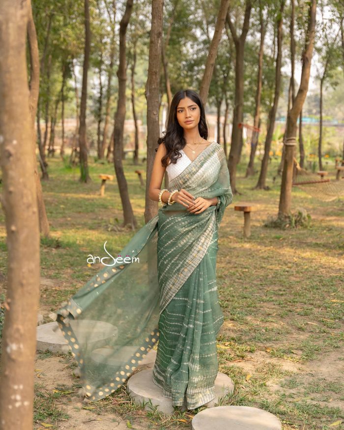 Moss Green Muslin Saree with Karchupi - Image 8